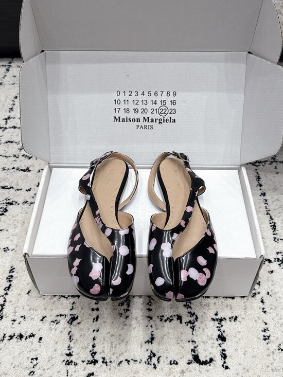 Maison Martin Margiela Shoes - Maison Margiela Tabi split-toe flats with cherry blossom petal print